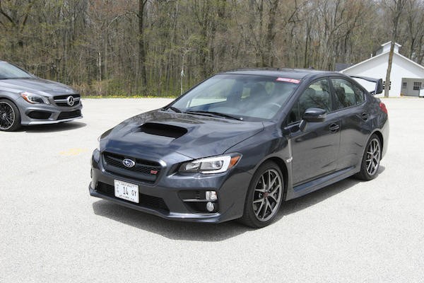 Subaru WRX STI “can chien” Mercedes CLA45 AMG-Hinh-3